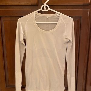 Lululemon top